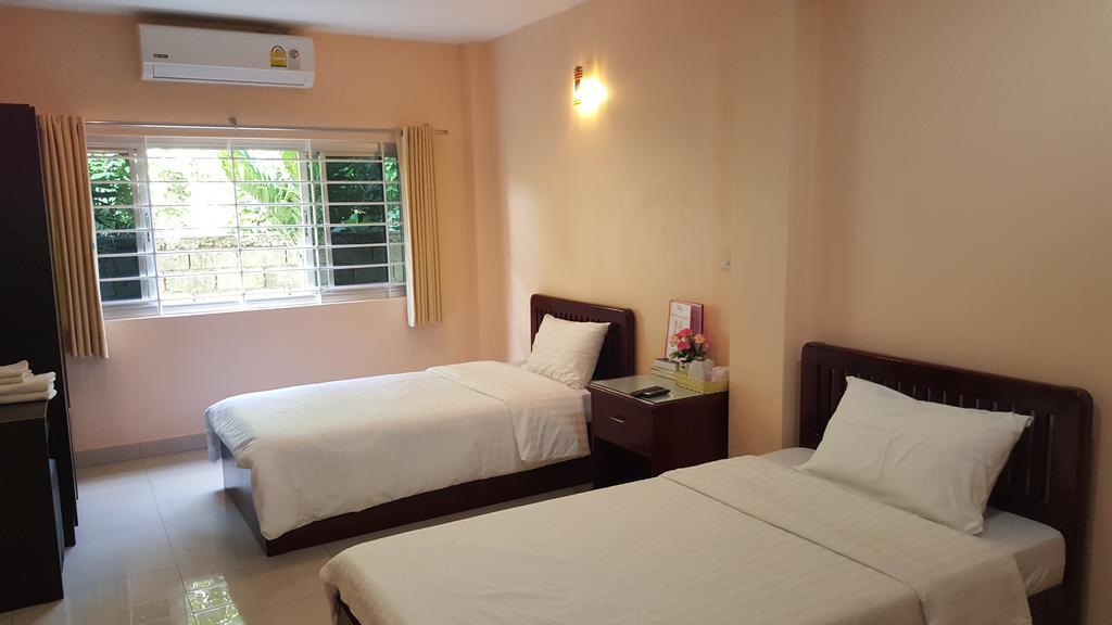 Jirasin Hotel & Apartment Ранонг Стая снимка