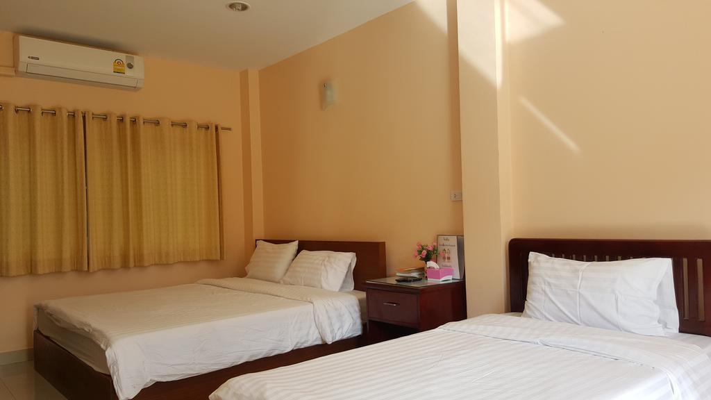 Jirasin Hotel & Apartment Ранонг Екстериор снимка