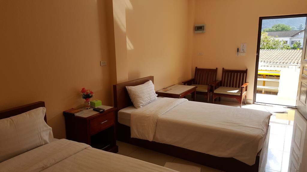 Jirasin Hotel & Apartment Ранонг Екстериор снимка