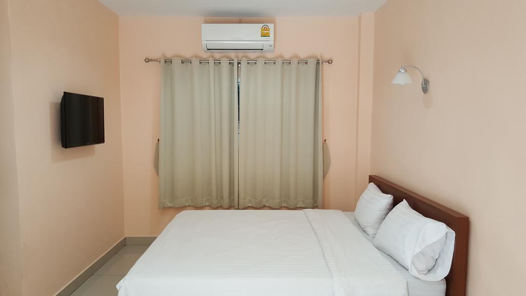 Jirasin Hotel & Apartment Ранонг Екстериор снимка
