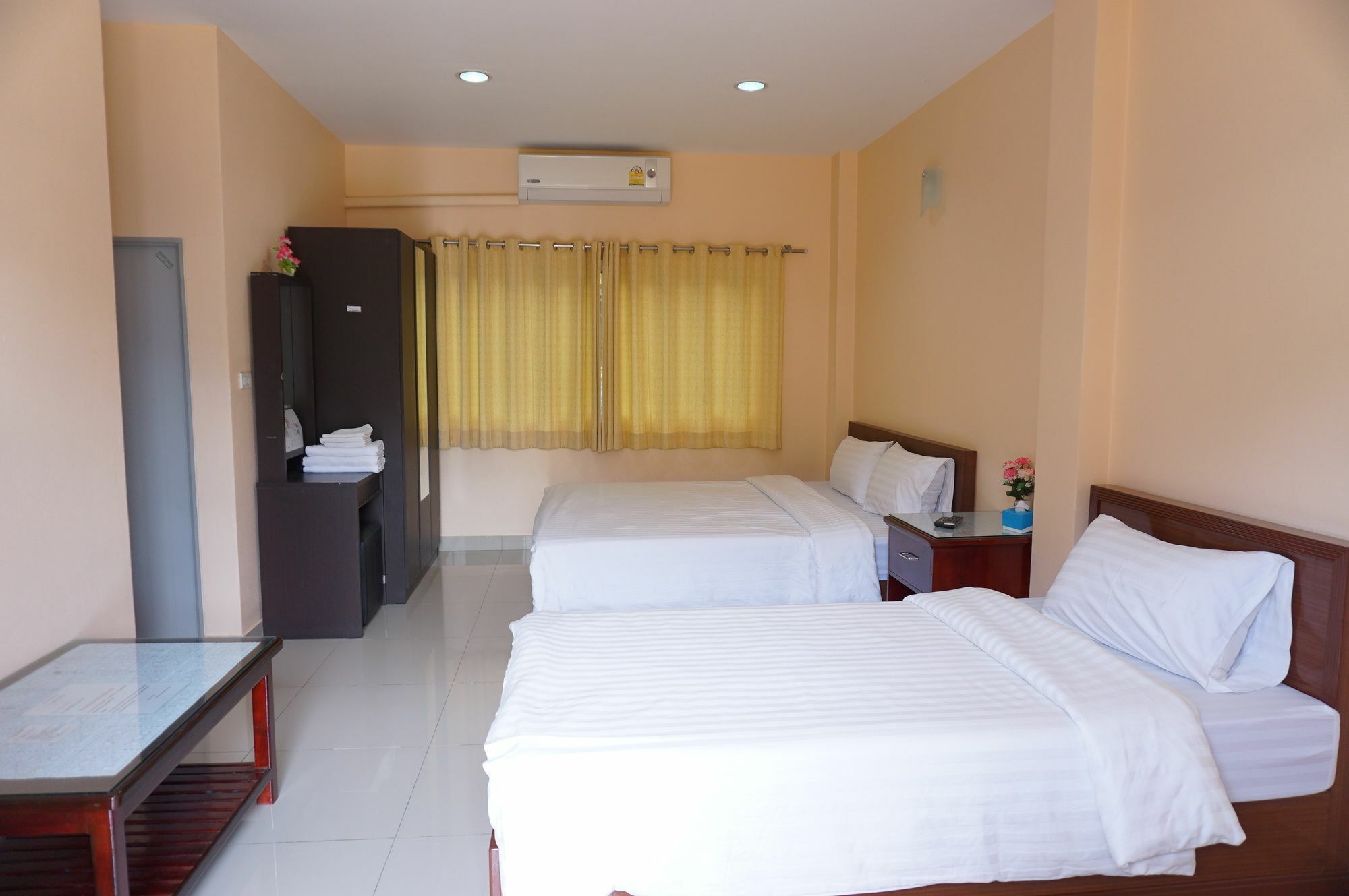 Jirasin Hotel & Apartment Ранонг Екстериор снимка