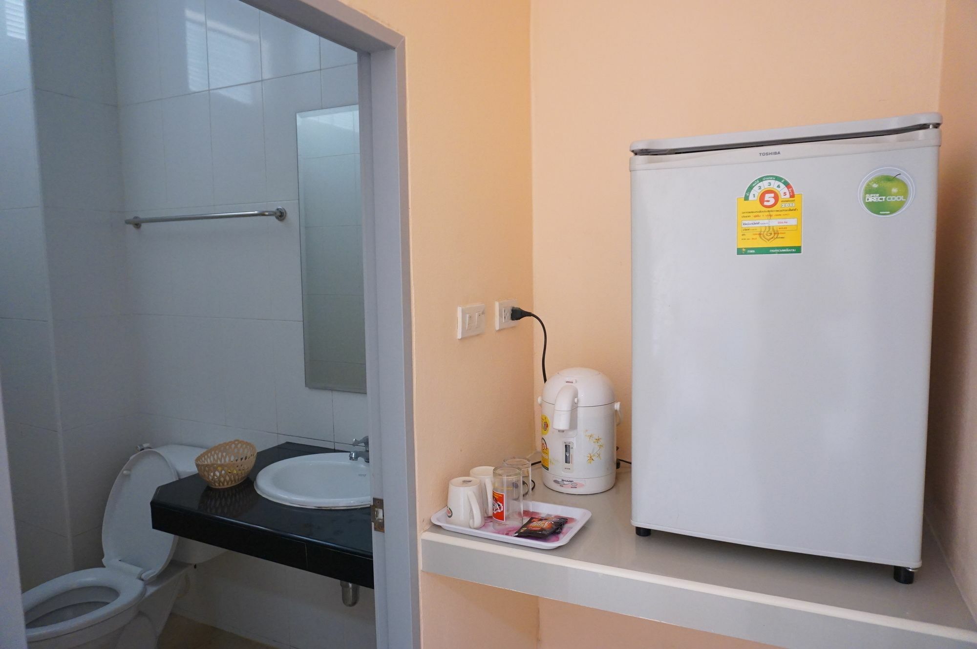 Jirasin Hotel & Apartment Ранонг Екстериор снимка